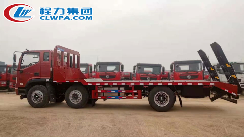 国六福田小三轴平板运输车_09